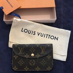 🔥🔥Authentic LV Belt/Wallet🔥🔥